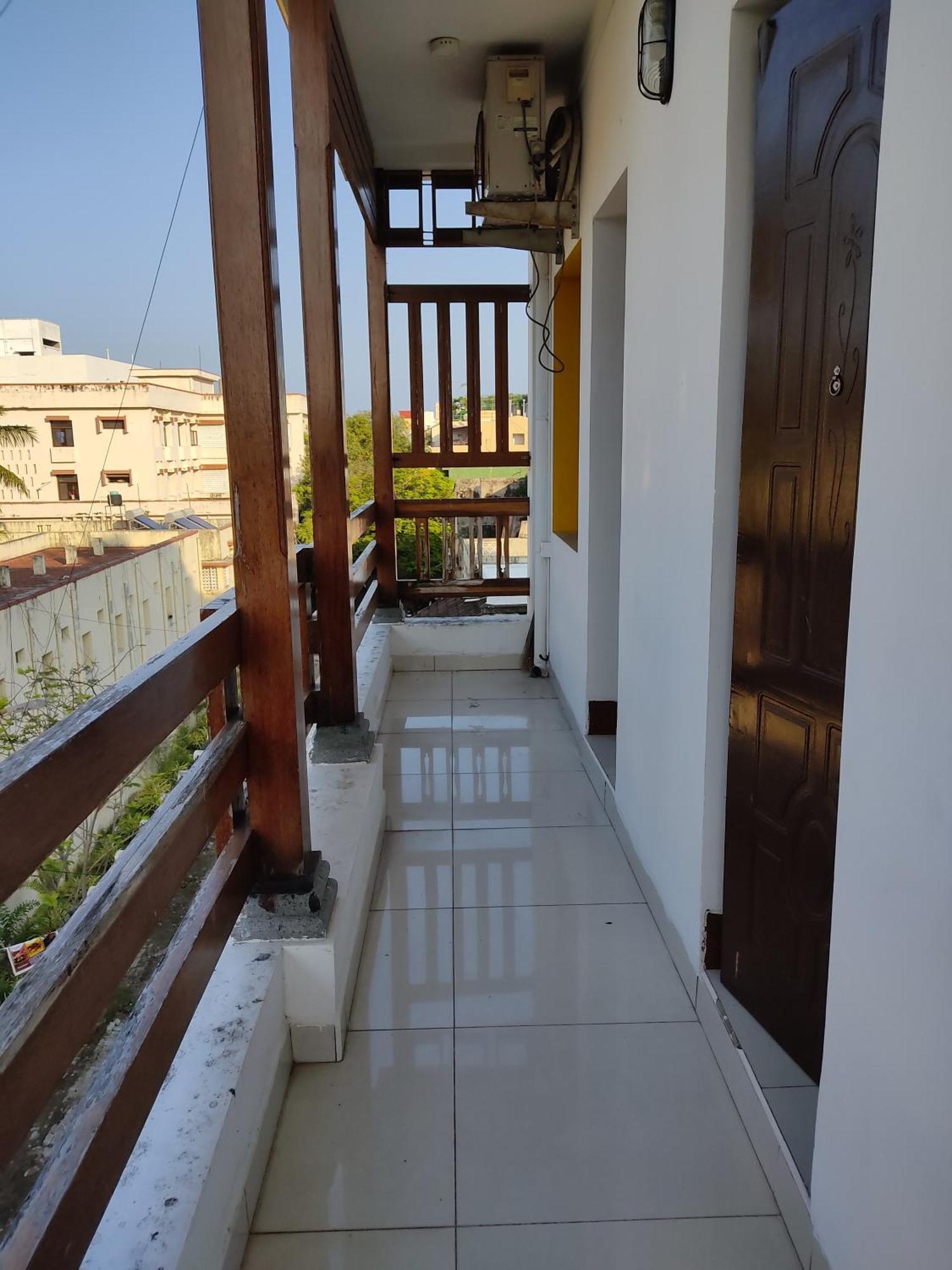 Отель Manora Residency Пондичерри Экстерьер фото