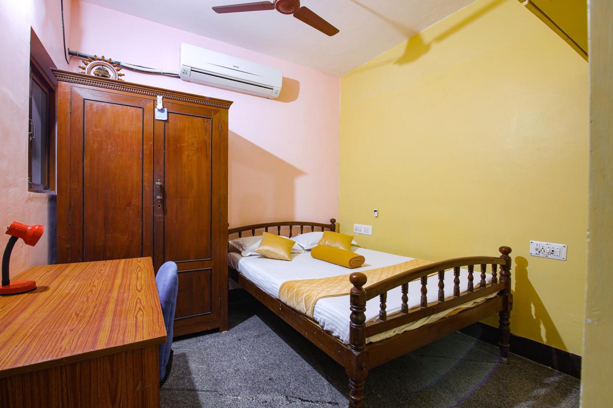 Отель Manora Residency Пондичерри Экстерьер фото