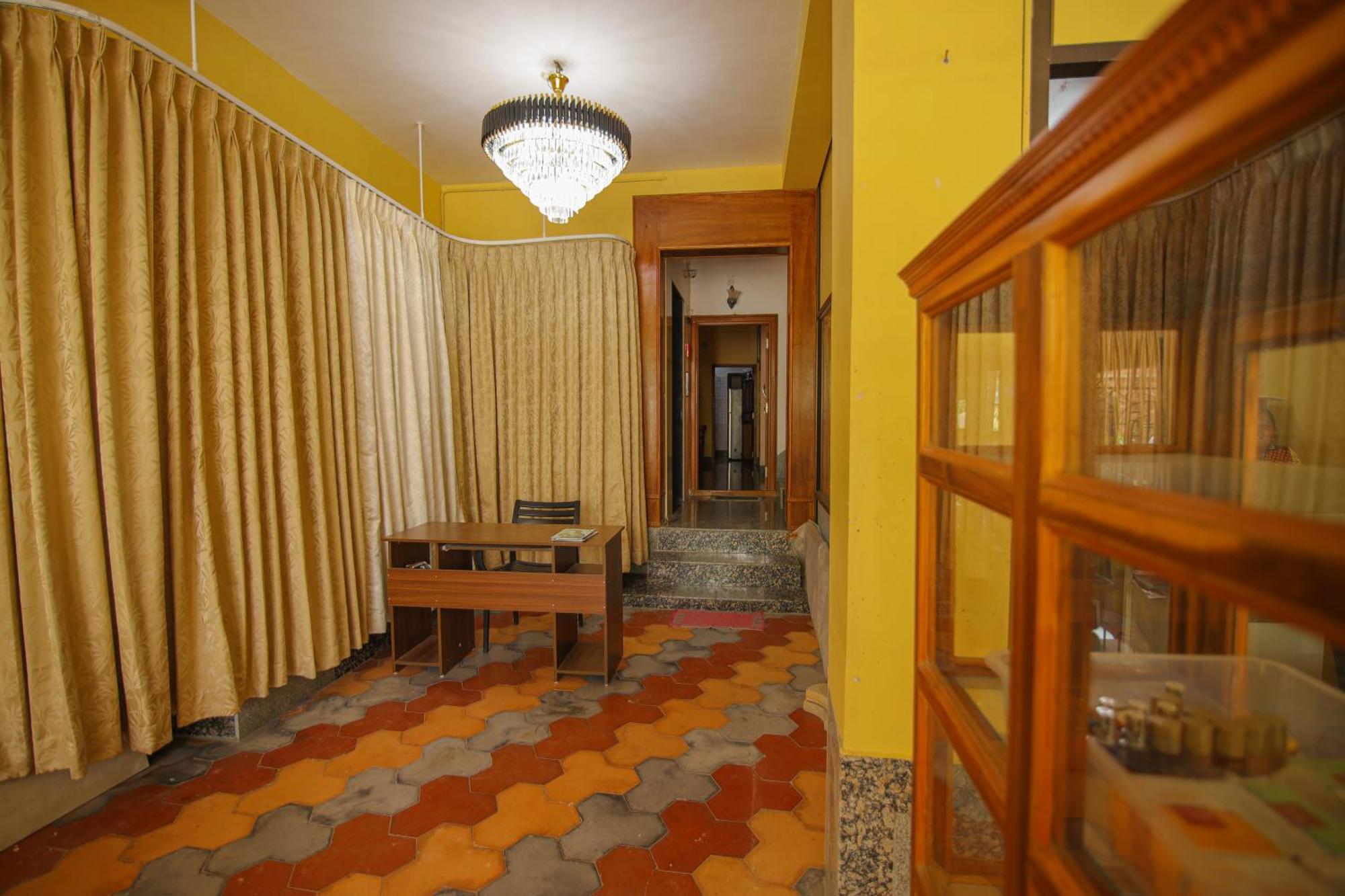 Отель Manora Residency Пондичерри Экстерьер фото